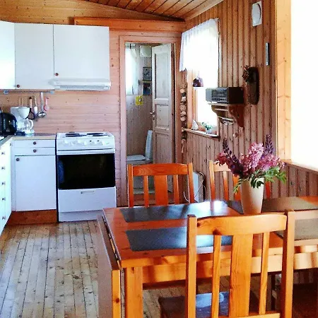 Two-bedroom Holiday In Hansnes